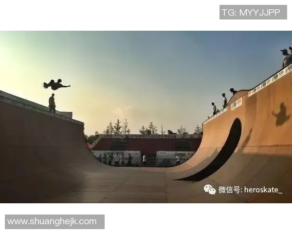 滑板战术解析：南京滑板队边路渗透体系的创新与实践探讨