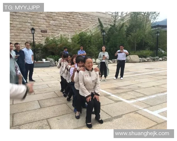 李芳独家分享和平精英实战技巧与心得体会助你提升游戏水平